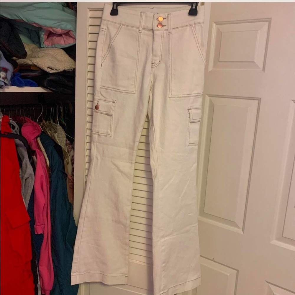 indigo poppy white/cream denim cargo flares - size 4.